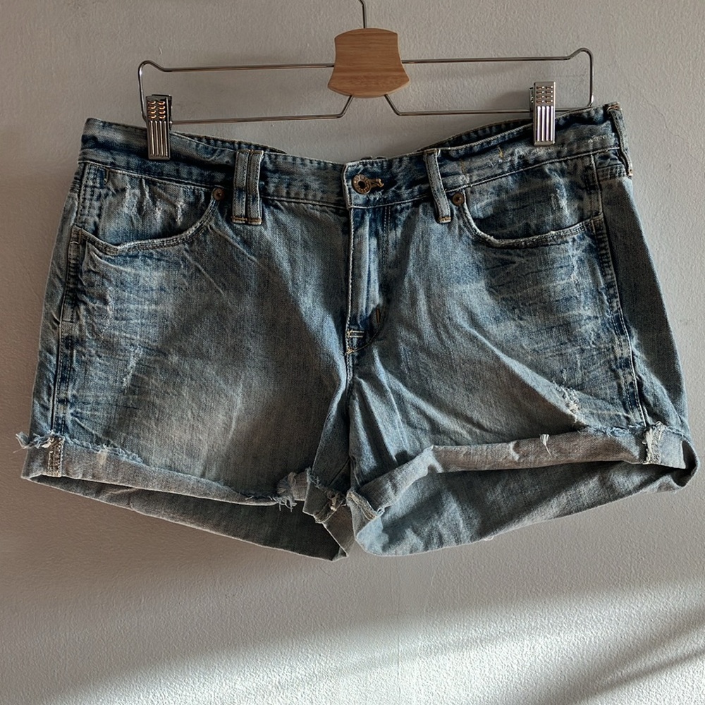 Madewell women’s low rise distressed light wash blue denim jean shorts Sz 31